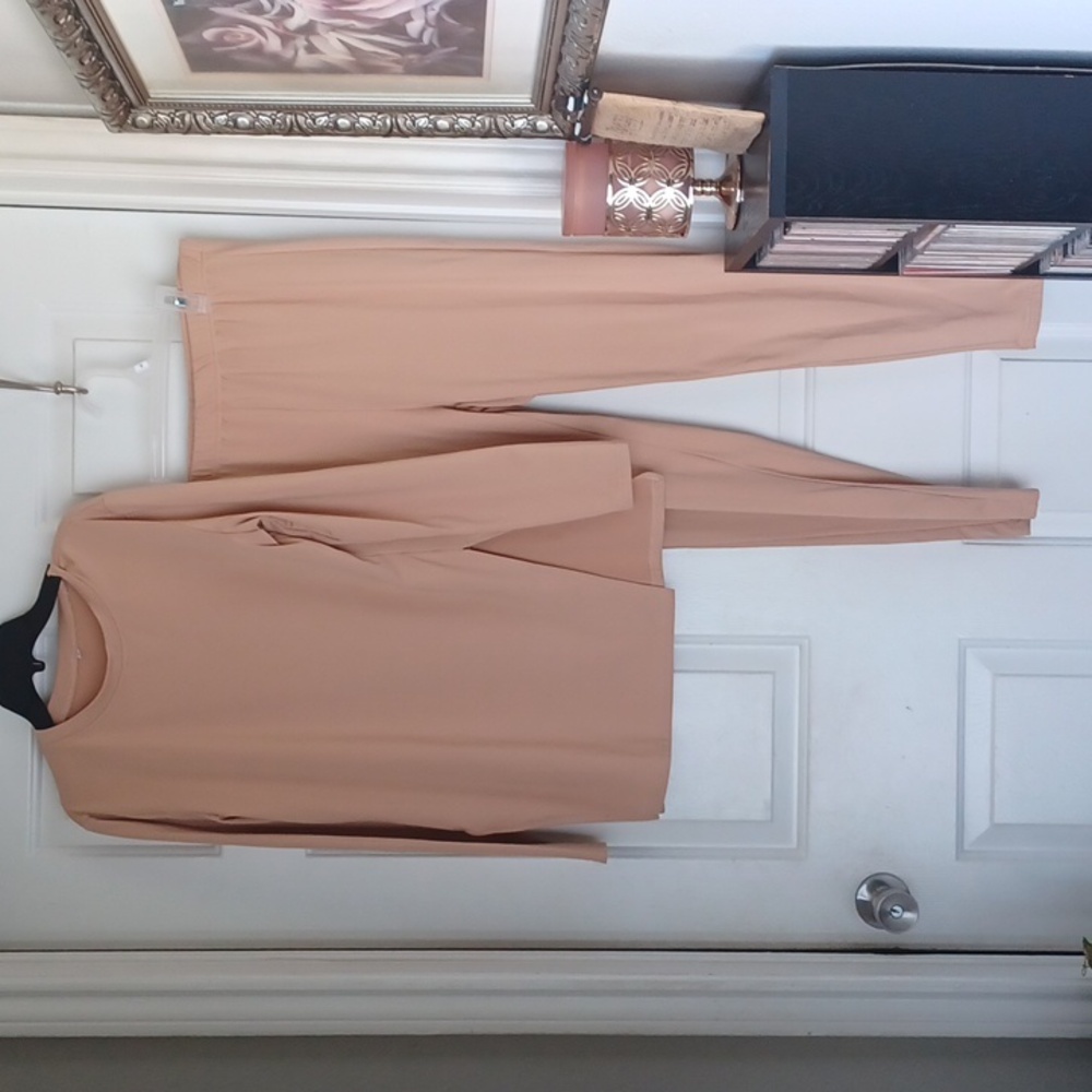Long sleeve top and bottom